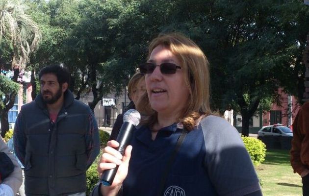 Isabel Bravo, de ATSA, durante la marcha. Foto: Visión Regional