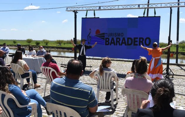 El intendente Esteban Sanzio encabezó la presentación del Plan Estratégico Turístico en el Paseo del Puerto