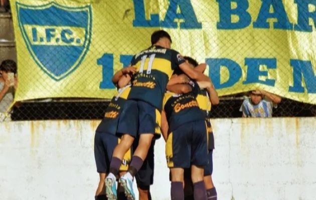 Alan Gómez festeja el tanto de la victoria en el clásico - Foto Natalia Cnokaert @fotos_deporte8
