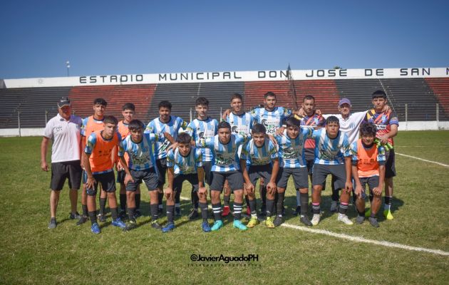 Las Palmeras visitó a Banfield - Foto: Hugo Javier Aguado 