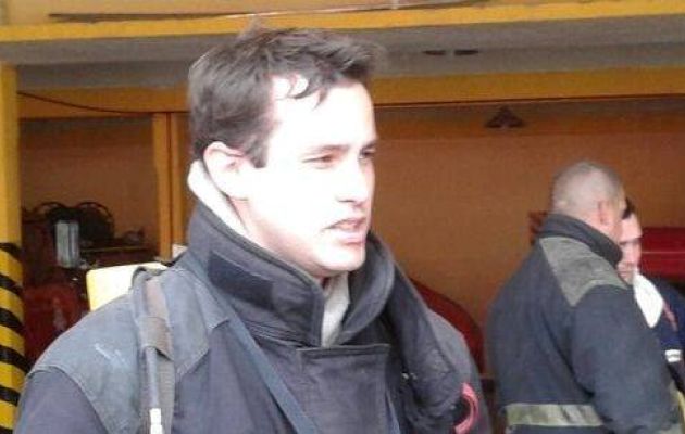 Emanuel Andolfi es Bombero Voluntario de Ramallo y se encuentra colaborando en Florida