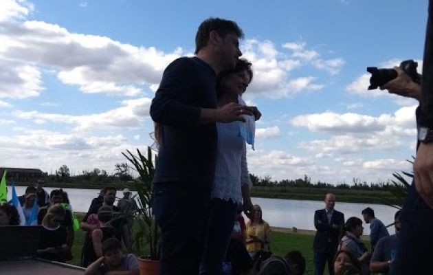 Axel, Ester Noat y la boleta completa. Foto: Visión Regional