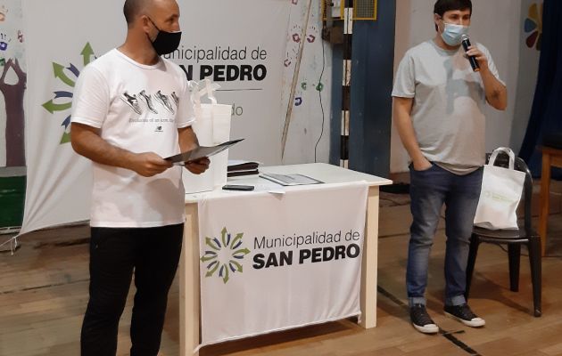 El Director de Deportes, Mariano Arnal, y el Secretario de Desarrollo Humano, Walter Sánchez, en el lanzamiento del programa - Foto Prensa Municipalidad de San Pedro