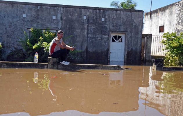 Familias perdieron todo en La Emilia. Foto: Clarín