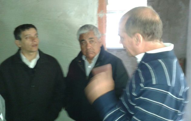 Crombert junto a Salazar y el Secretario de Salud Edgar Britos. Foto: Pablo Martínez