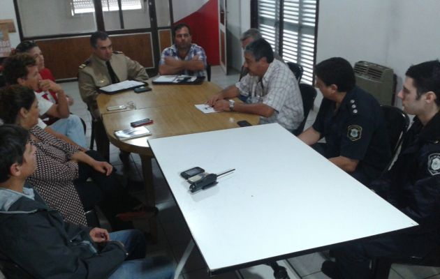 La reunión en el cuartel de Bomberos. Foto: Pablo Martínez