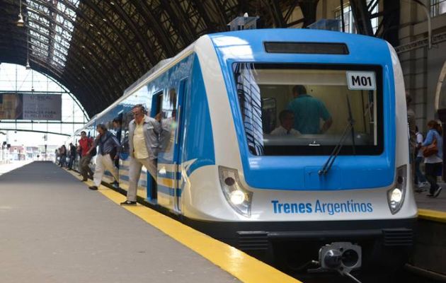 El tren une Retiro con Rosario Norte.
