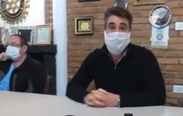 Javier Iguacel al anunciar los primeros dos casos en Capitán Sarmiento