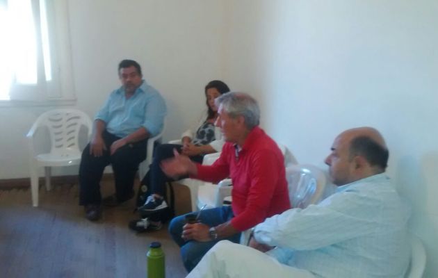 Autoridades del CM junto a gremios