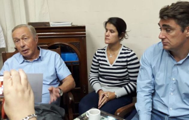 El intendente Iguacel junto a parte del Comité de Crisis