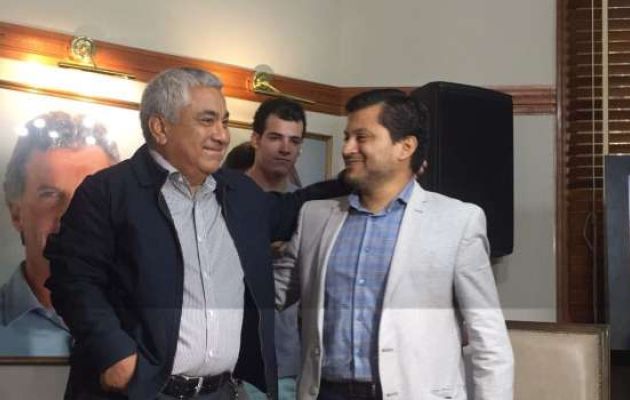 Cecilio Salazar junto a su hijo y primer Concejal electo, Ramón Salazar. Foto: Visión Regional