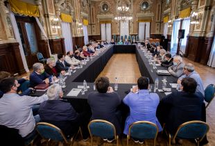 Salazar participó del encuentro con Kicillof y parte del Gabinete, en La Plata