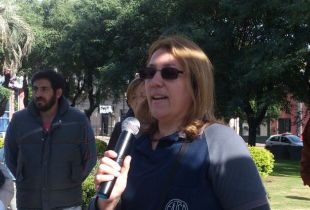 Isabel Bravo, de ATSA, durante la marcha. Foto: Visión Regional