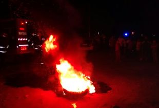 Vecinos reclamaban en barrio 291 Viviendas. Foto: Visión Regional