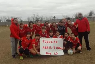 Debut oficial del Sub-15 femenino en torneos de Liga - Foto Facebook Fútbol Femenino San Pedro 