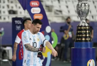 Messi siempre aparece - Foto: AP/Ricardo Mazalan