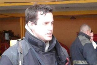 Emanuel Andolfi es Bombero Voluntario de Ramallo y se encuentra colaborando en Florida