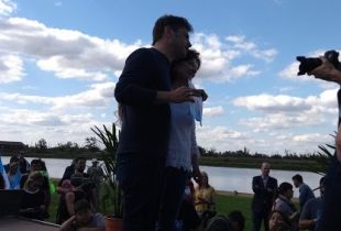 Axel, Ester Noat y la boleta completa. Foto: Visión Regional