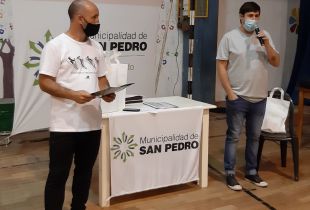 El Director de Deportes, Mariano Arnal, y el Secretario de Desarrollo Humano, Walter Sánchez, en el lanzamiento del programa - Foto Prensa Municipalidad de San Pedro