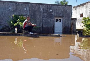 Familias perdieron todo en La Emilia. Foto: Clarín
