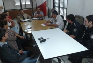 La reunión en el cuartel de Bomberos. Foto: Pablo Martínez