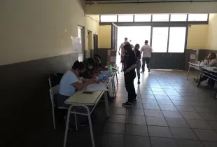 La jornada de votación en la Escuela Industrial. Foto: Visión Regional