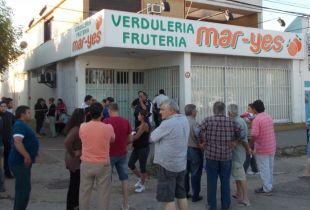 El comercio en el que asesinaron a García. Foto: Raúl Urbina/Diario el Norte