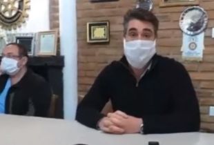 Javier Iguacel al anunciar los primeros dos casos en Capitán Sarmiento