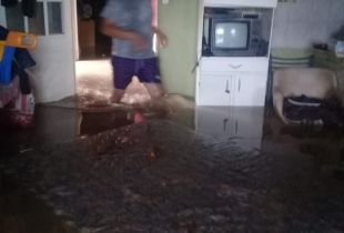 Agua en las casas del Bajo Cementerio