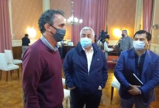 El ministro de la Nación Gabriel Katopodis, junto al intendente Cecilio Salazar y el secretario de Coordinación Ramón Salazar. Foto: Visión Regional