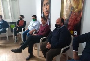 El ministro participó de una reunión con el bloque del Frente de Todos en el HCD, en la que estuvo el intendente de Baradero, Esteban Sanzio. Foto: Visión Regional